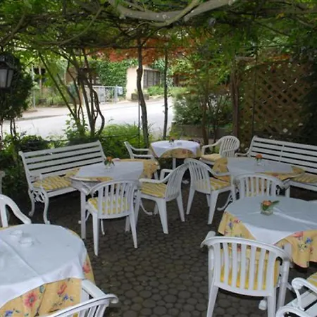 Πανδοχείο Alte Schreinerei-auberge Harlekin 2*